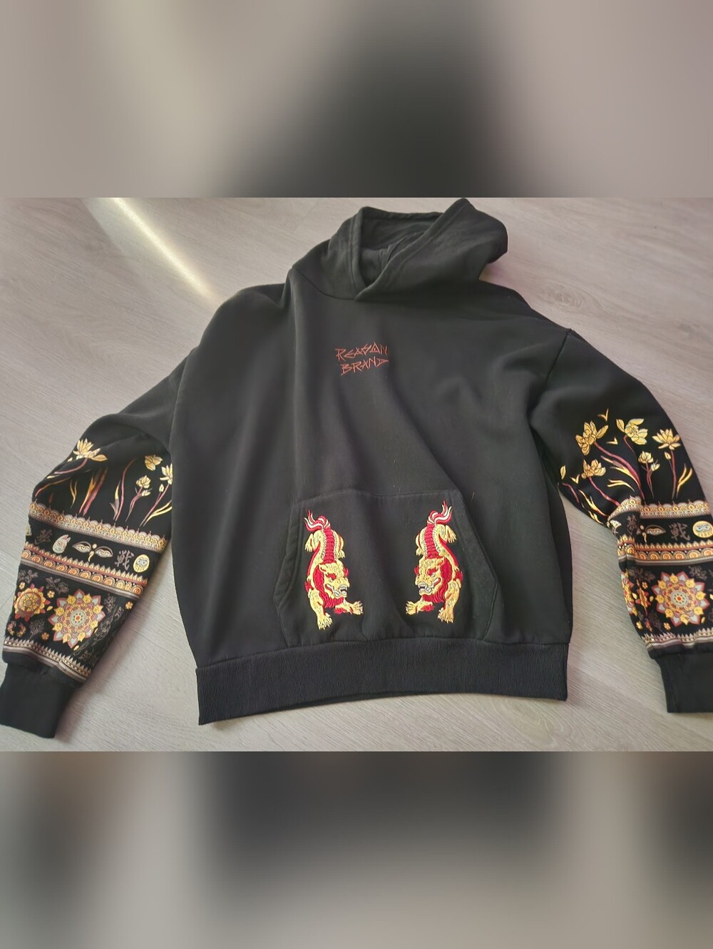 Reason Brand Black Hoodie Dragon Embroidered Graphic Streetwear Size M